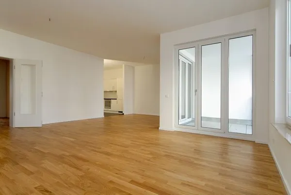 Großzügige 3-Zimmer-Wohnung mit hochwertiger Ausstattung und sonniger Loggia im Herzen Berlins — photo 1
